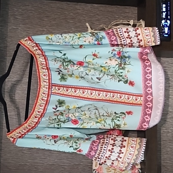 Umgee Top Blouse Floral Butterflies Trumpet Sleeves Off Shoulder Size M … - Picture 7 of 7